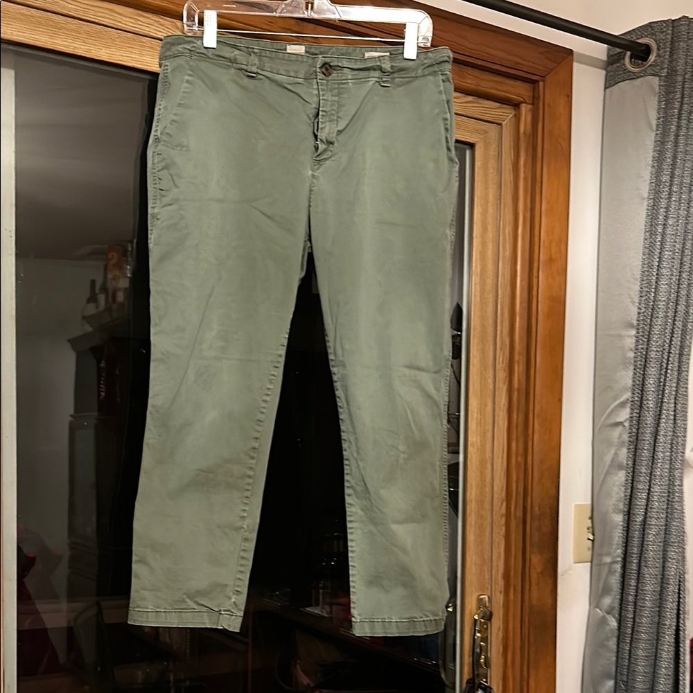 Women’s  Green cropped Pants